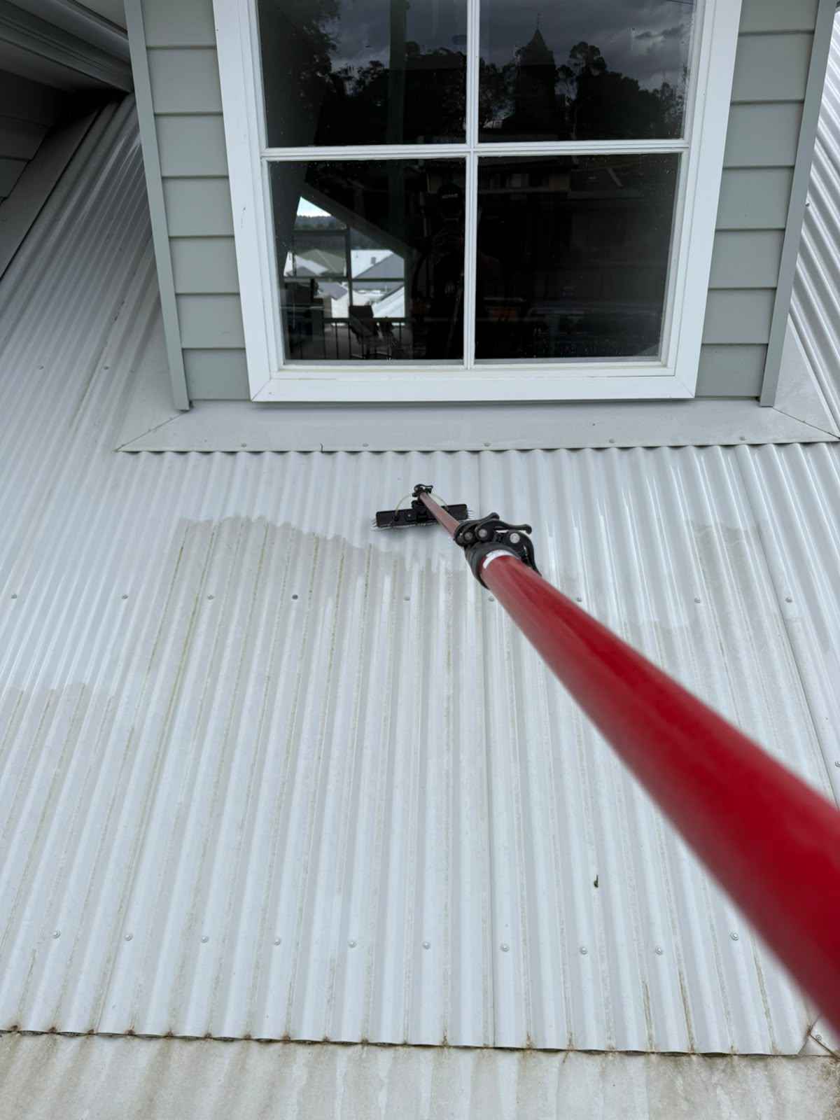 Pressure cleaning a driveway